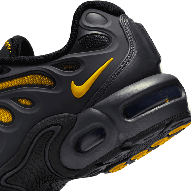 Nike Air Max Plus Drift Angle 5