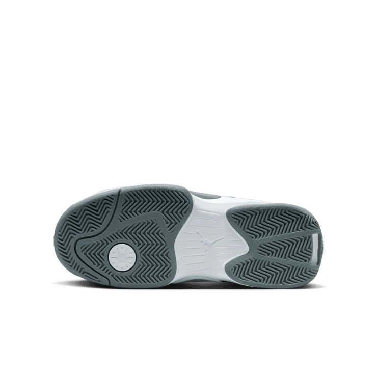 Jordan Max Aura 6 in Grey | FQ8297-002 (GS) Angle 0