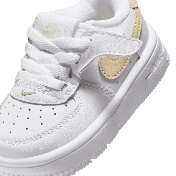 Nike Force 1 Low EasyOn Angle 4
