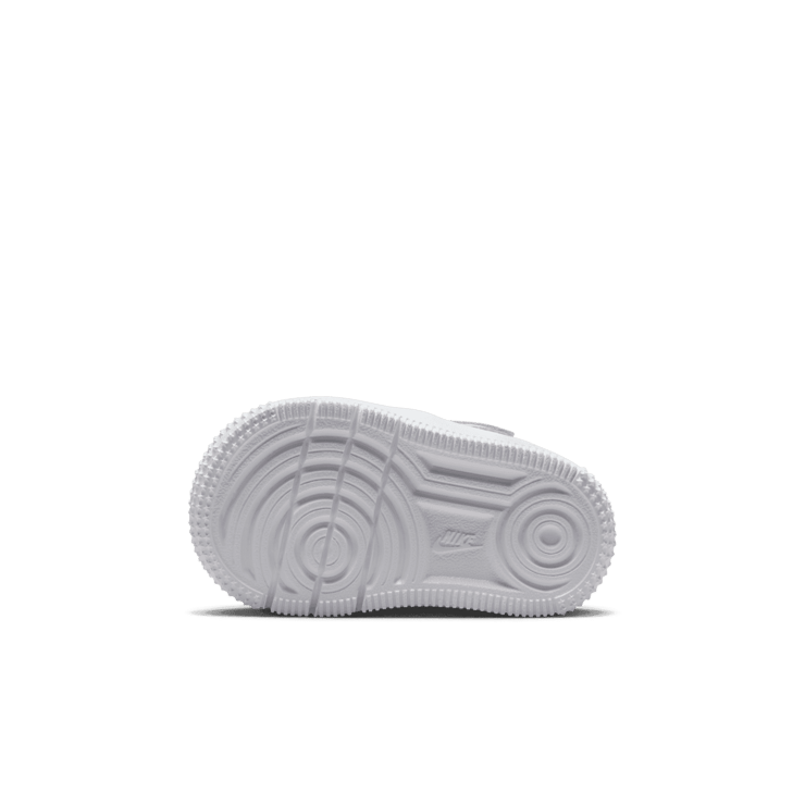 Nike Force 1 Low EasyOn Angle 0