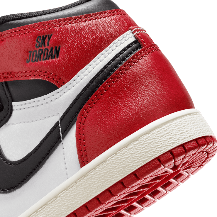 Air Jordan 1 Retro High OG Black Toe Reimagined (PS) Angle 5