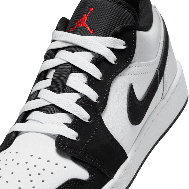Air Jordan 1 Low 'Panda Toe' (GS) Angle 4