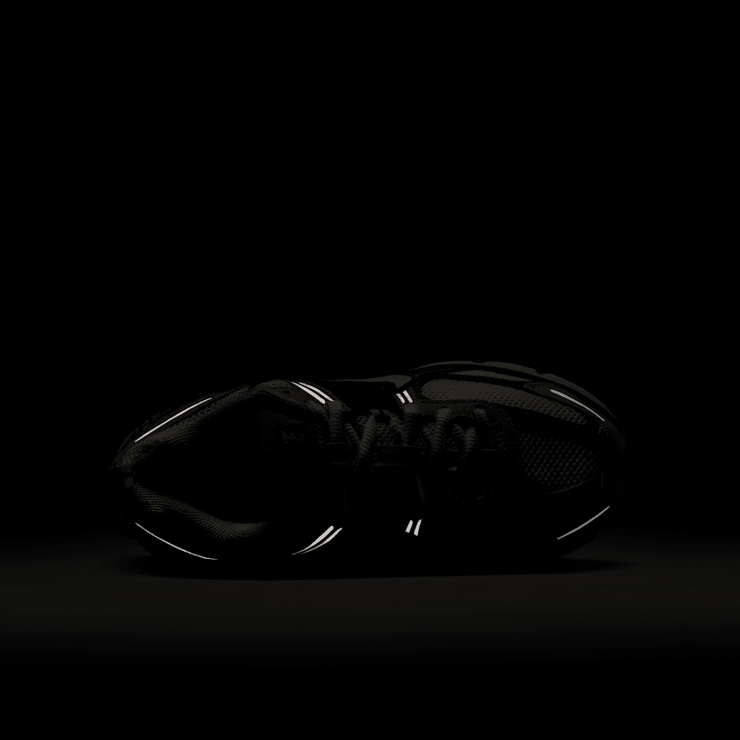 Nike Vomero 5 Angle 6
