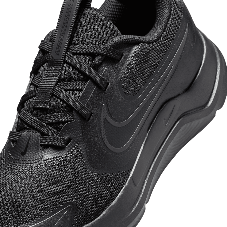 Nike Cosmic Runner Road Angle 4