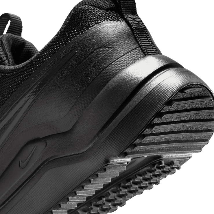 Nike Cosmic Runner Road Angle 5