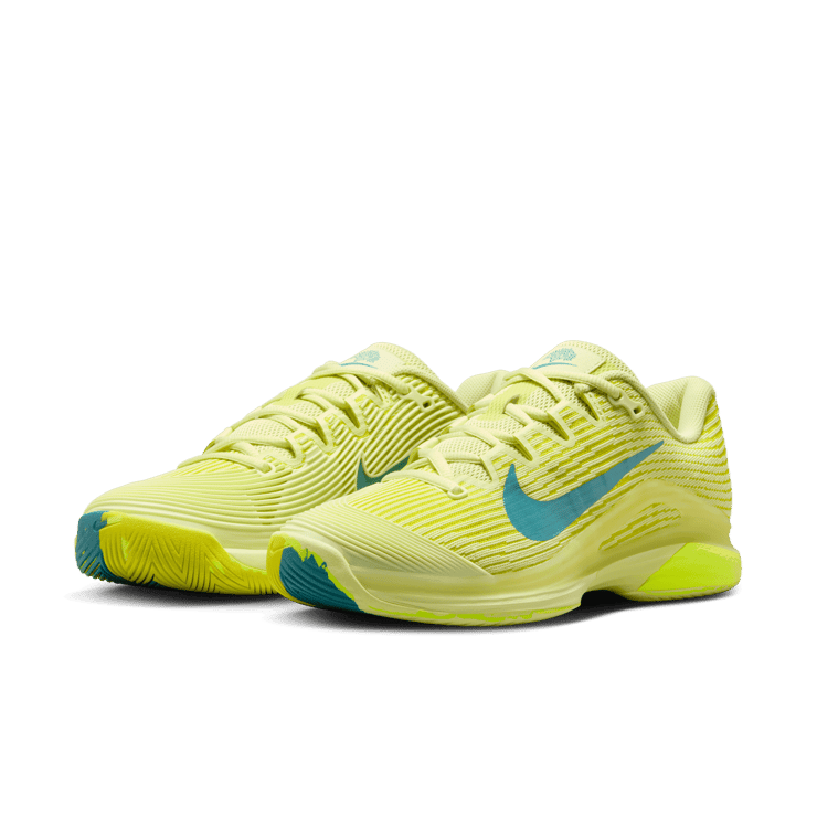 Nike Vapor 12 Premium Hard Court Tennis Angle 2