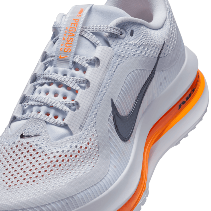 Nike Pegasus Premium Road Angle 4