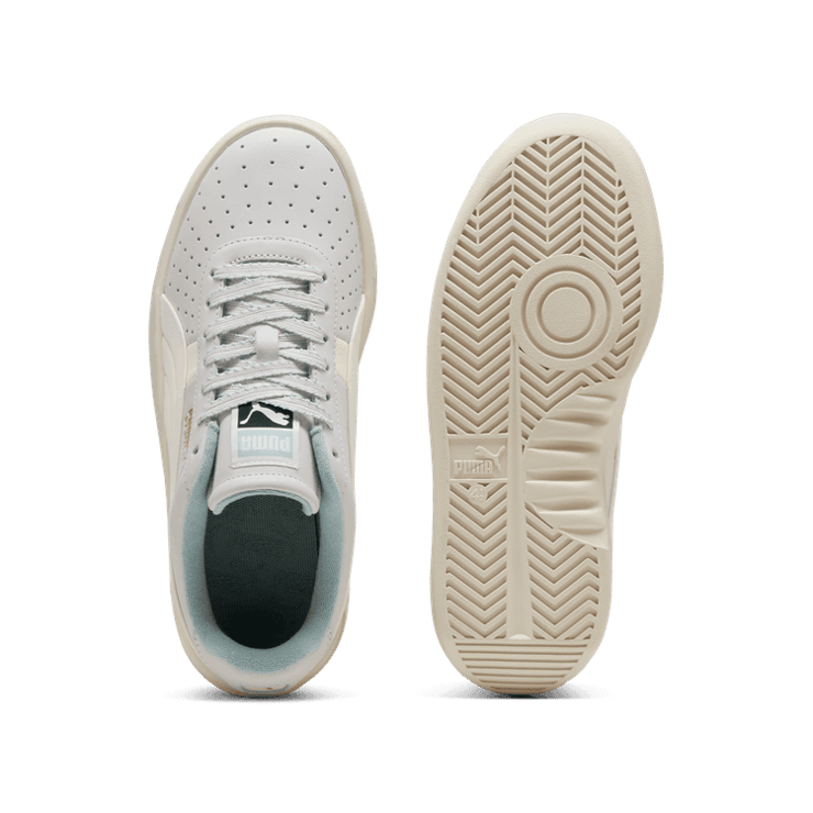 PUMA GV Special Sneakers in White Angle 0