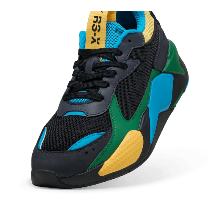 PUMA RS-X Toys Sneakers in Black Angle 2