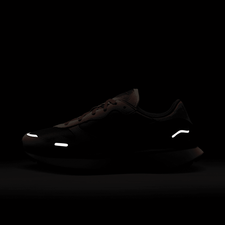 Nike Phoenix Waffle Angle 9