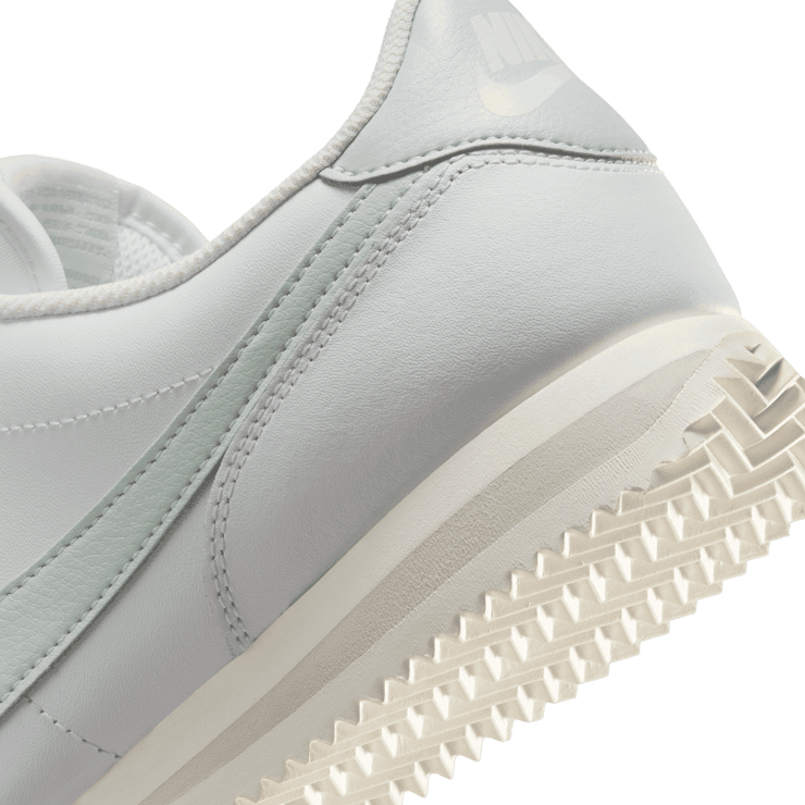 Nike Cortez Leather Angle 5