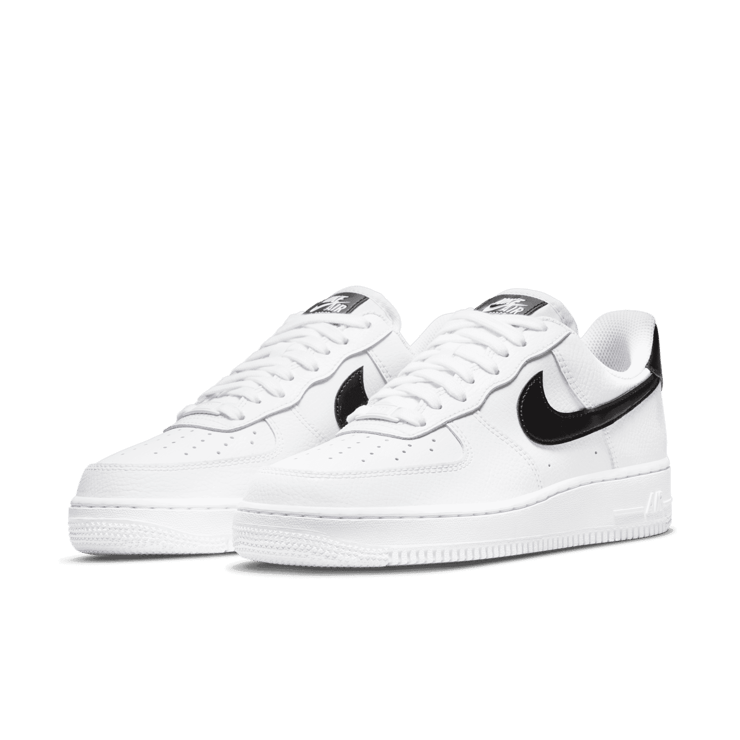 Nike Air Force 1 '07 Angle 3