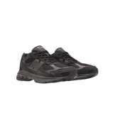 New Balance 2010 Black Ice Angle 2