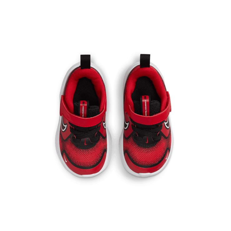Nike Cosmic Runner Angle 1