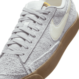 Nike Blazer Low '77 Vintage Angle 4
