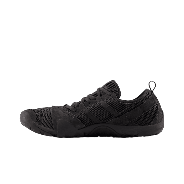 New Balance MT10 Black Castlerock Angle 0