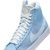 Nike Blazer Mid '77 SE D Angle 4