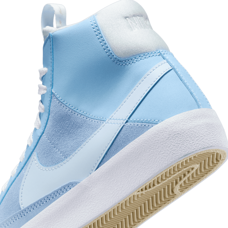 Nike Blazer Mid '77 SE D Angle 5