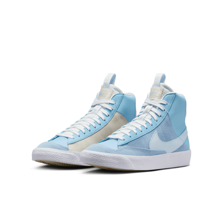 Nike Blazer Mid '77 SE D Angle 2