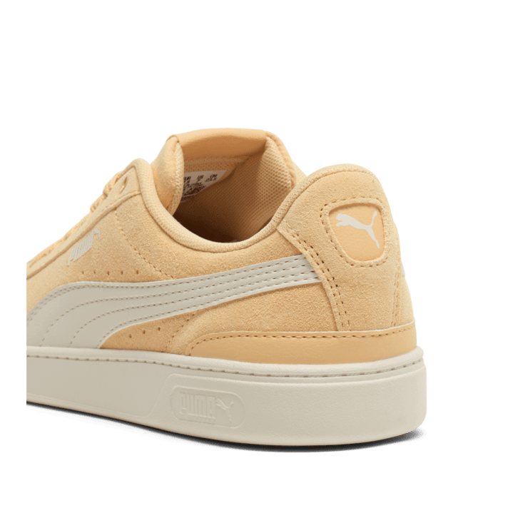 PUMA Vikky v3 Wide Sneakers in Orange Angle 4