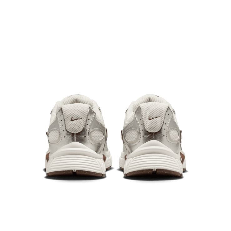Nike V5 RNR Angle 3