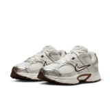 Nike V5 RNR Angle 2