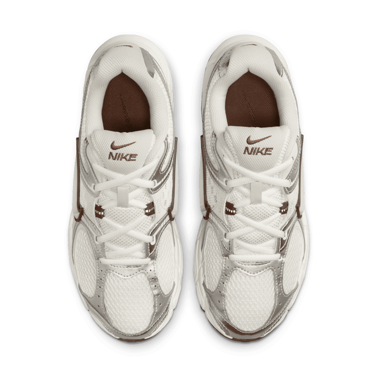 Nike V5 RNR Angle 1