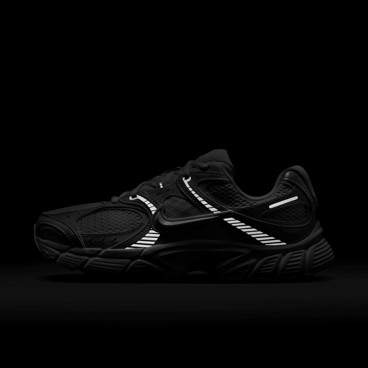 Nike V5 RNR Angle 8
