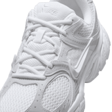 Nike V5 RNR Angle 4