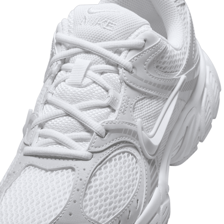Nike V5 RNR Angle 4