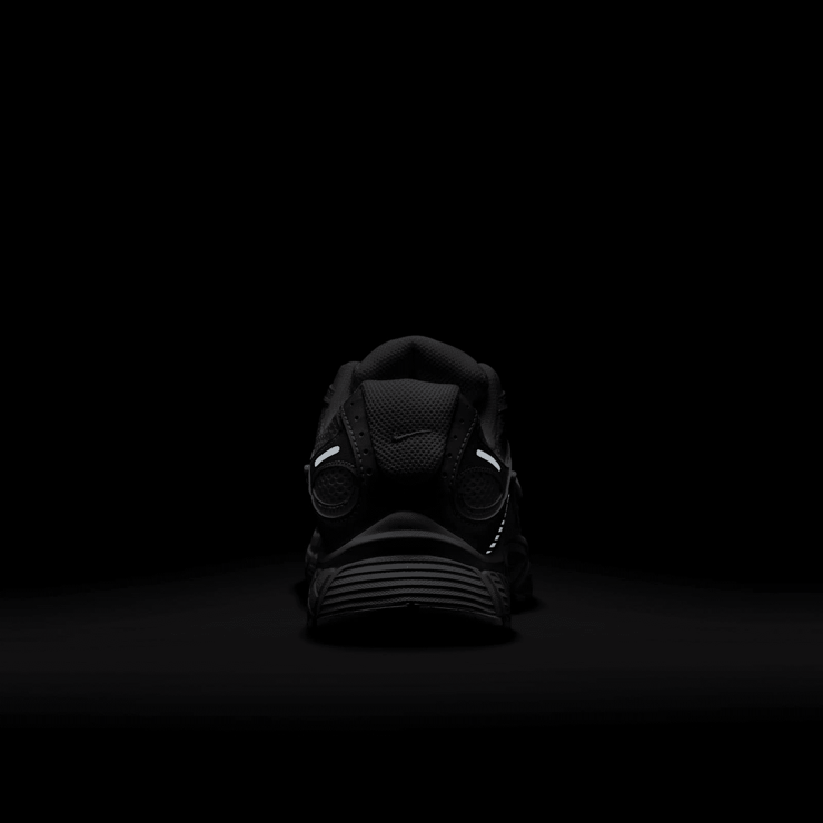 Nike V5 RNR Angle 7