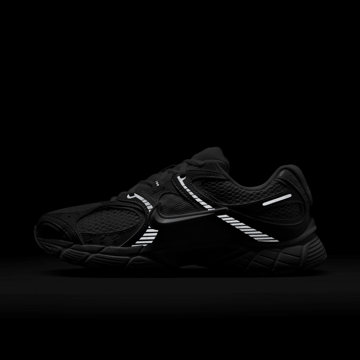 Nike V5 RNR Angle 9