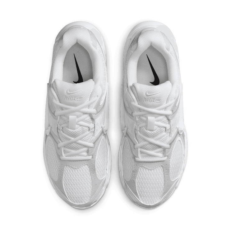 Nike V5 RNR Angle 1