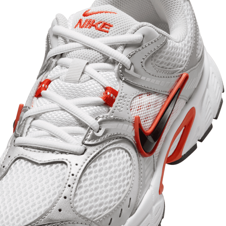 Nike V5 RNR Angle 4