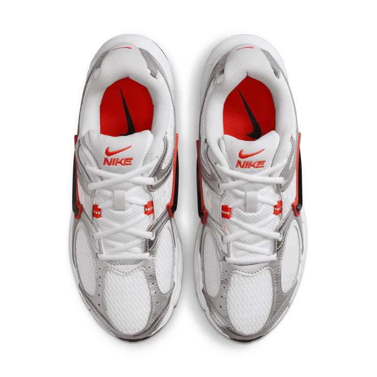 Nike V5 RNR Angle 1