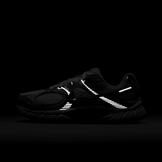 Nike V5 RNR Angle 8