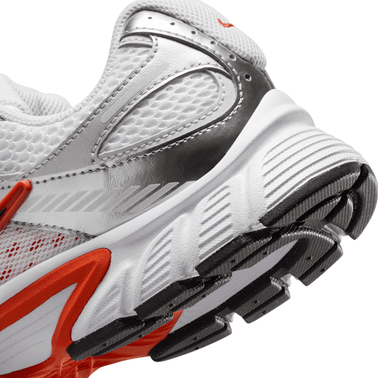 Nike V5 RNR Angle 5