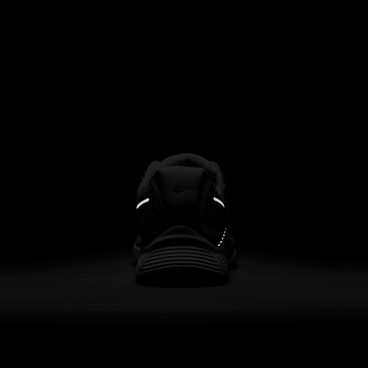 Nike V5 RNR Angle 7
