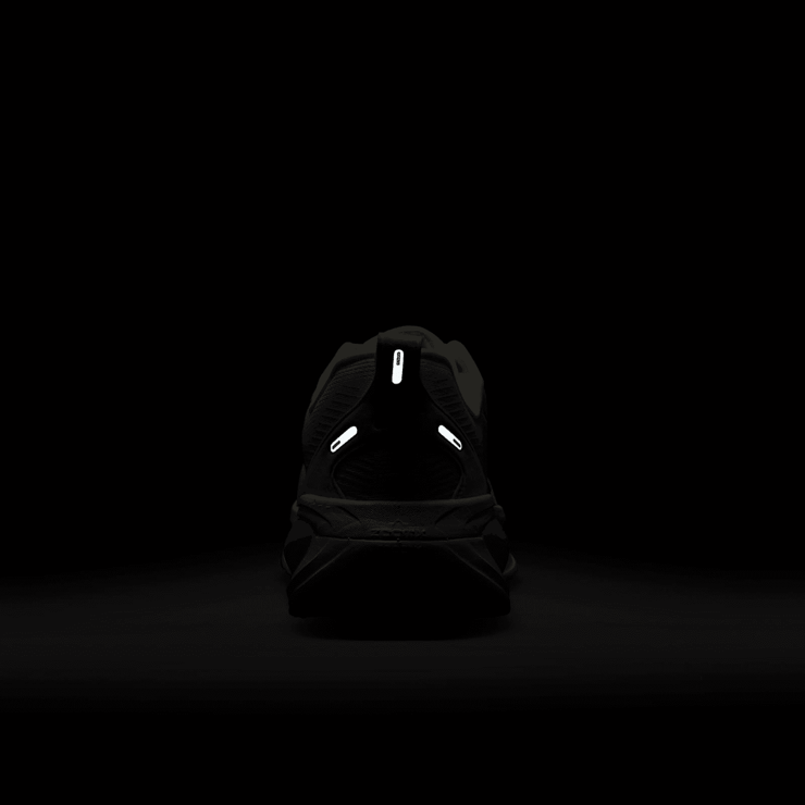 Nike Vomero 18 Sail Bright Crimson (W) Angle 6