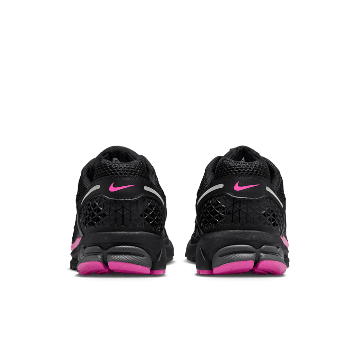 Nike Zoom Vomero 5 Black Pink Blast Angle 3