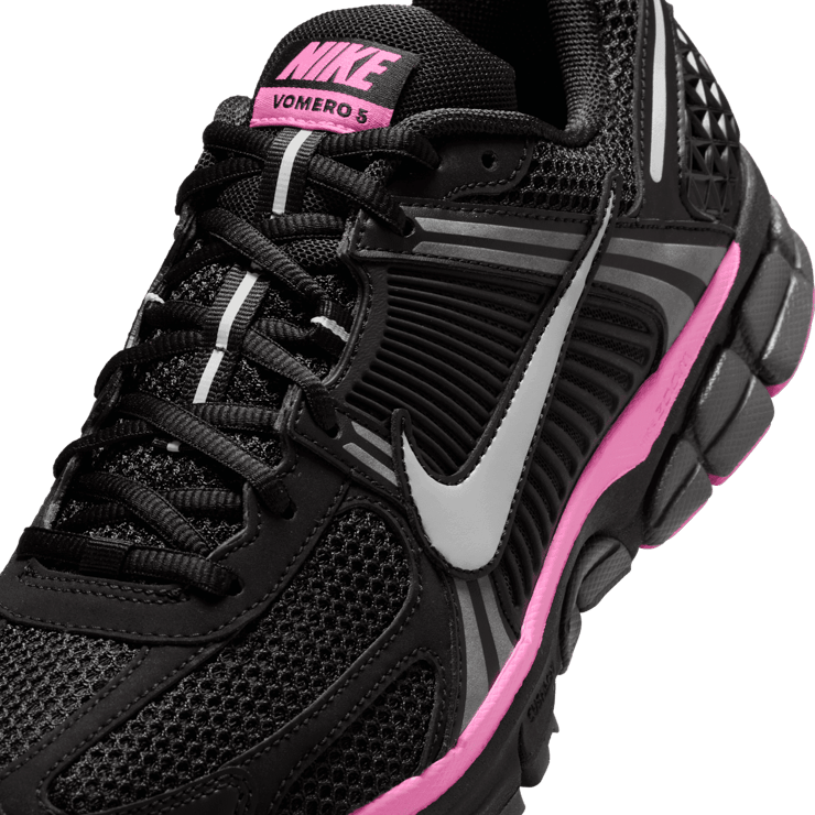 ◆正規品◆NIKE ZOOM VOMERO 5 BLACK PINK BLAST◆関税込◆人気 The Nike Zoom Vomero 5 Black Pink Blast Releases Summer 2025