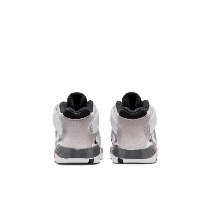 Air Jordan 8 Retro Bugs Bunny (2025) (TD) Angle 2