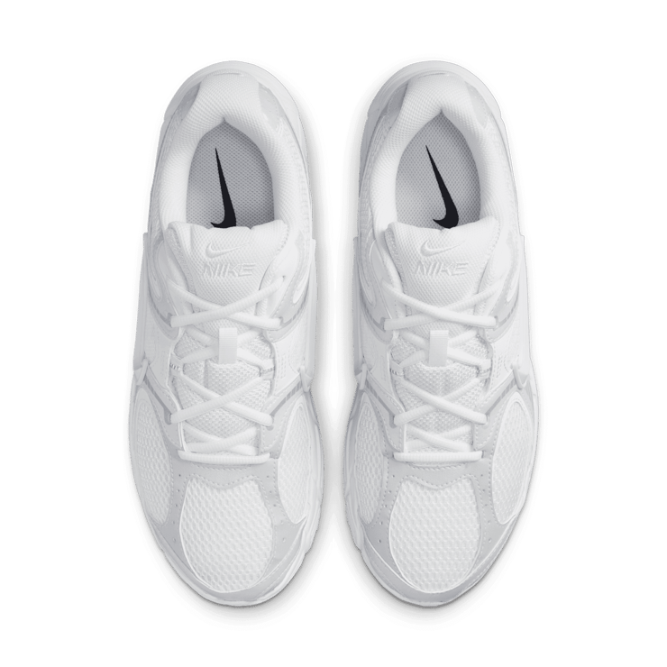 Nike V5 RNR Angle 1