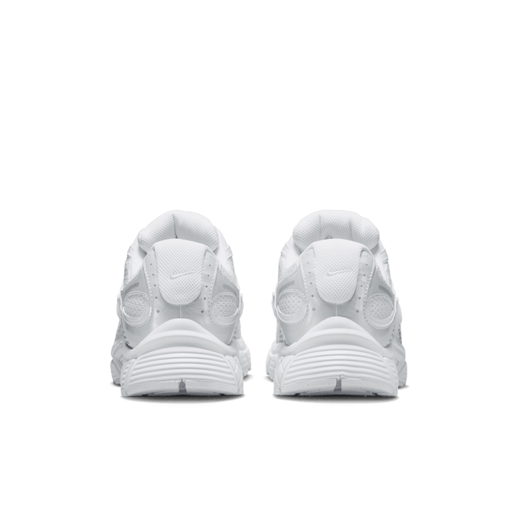 Nike V5 RNR Angle 3