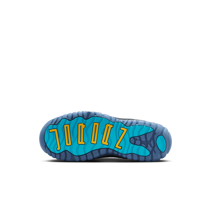 Air Jordan 11 Retro Gamma Blue (2025) (PS) Angle 3