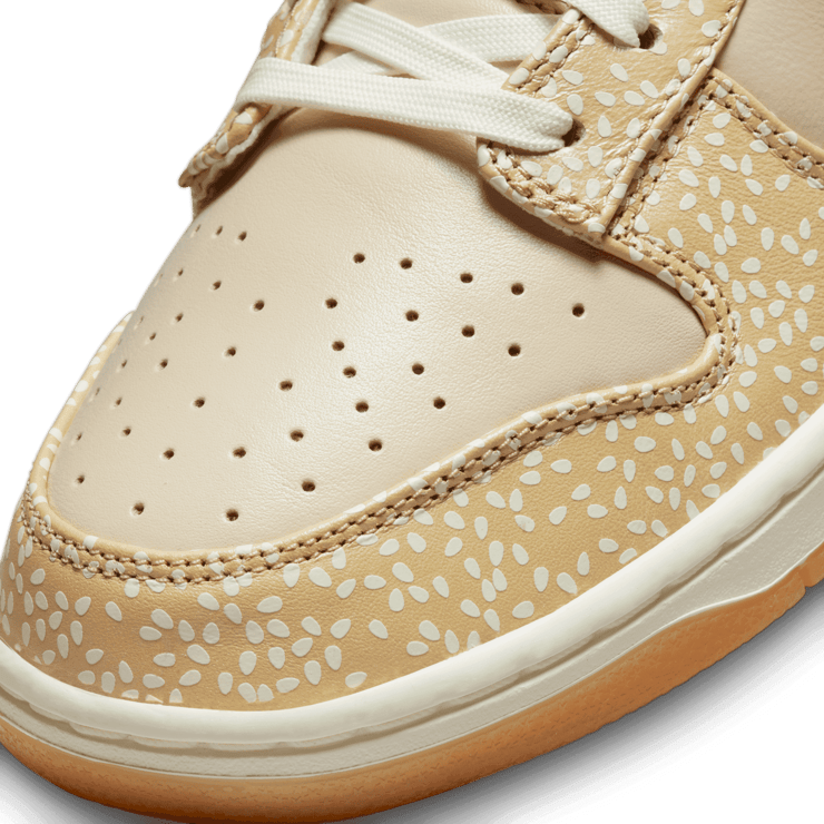 Nike Dunk Low Montreal Bagel Sesame Angle 4