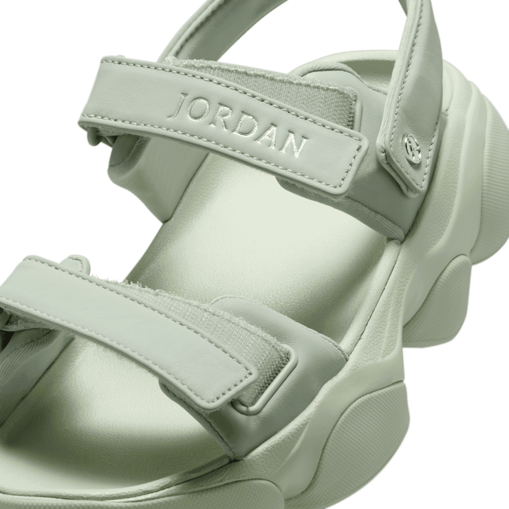 Jordan Deja Sandals in Green | FN5036-003 Angle 4