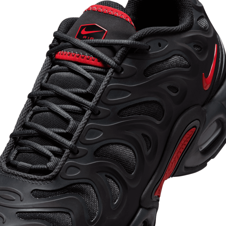 Nike Air Max Plus Drift 'Bred' Angle 4