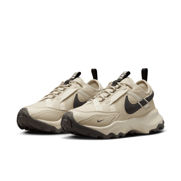 スニーカー Nike TC 7900 DD9682-200 Nike TC 7900 - DD9682-200 Release Date, Raffles & Where To Buy