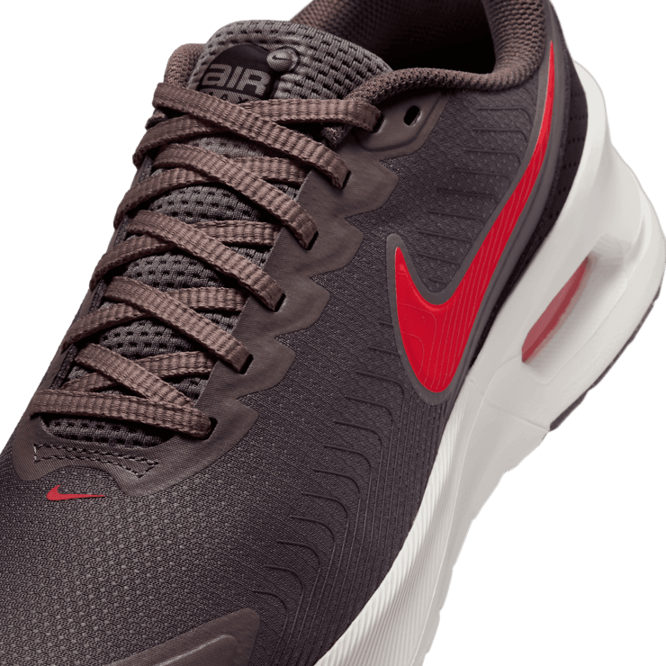 Nike Air Max Nuaxis Angle 4